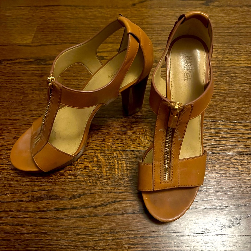 Michael Kors cognac shoes with gold zipper